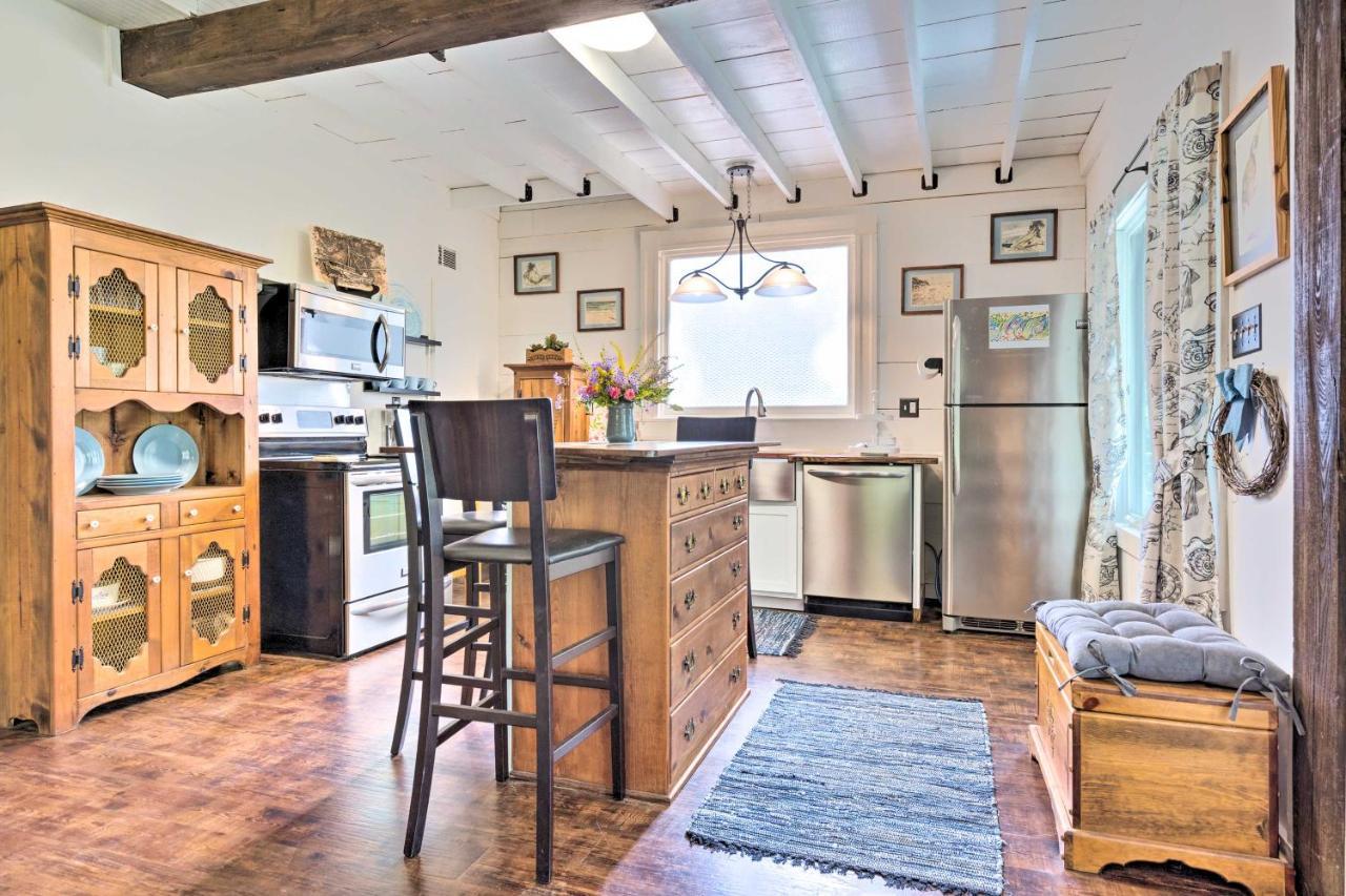 Historic Biloxi Bay Cottage With Beautiful View Ocean Springs Exteriör bild