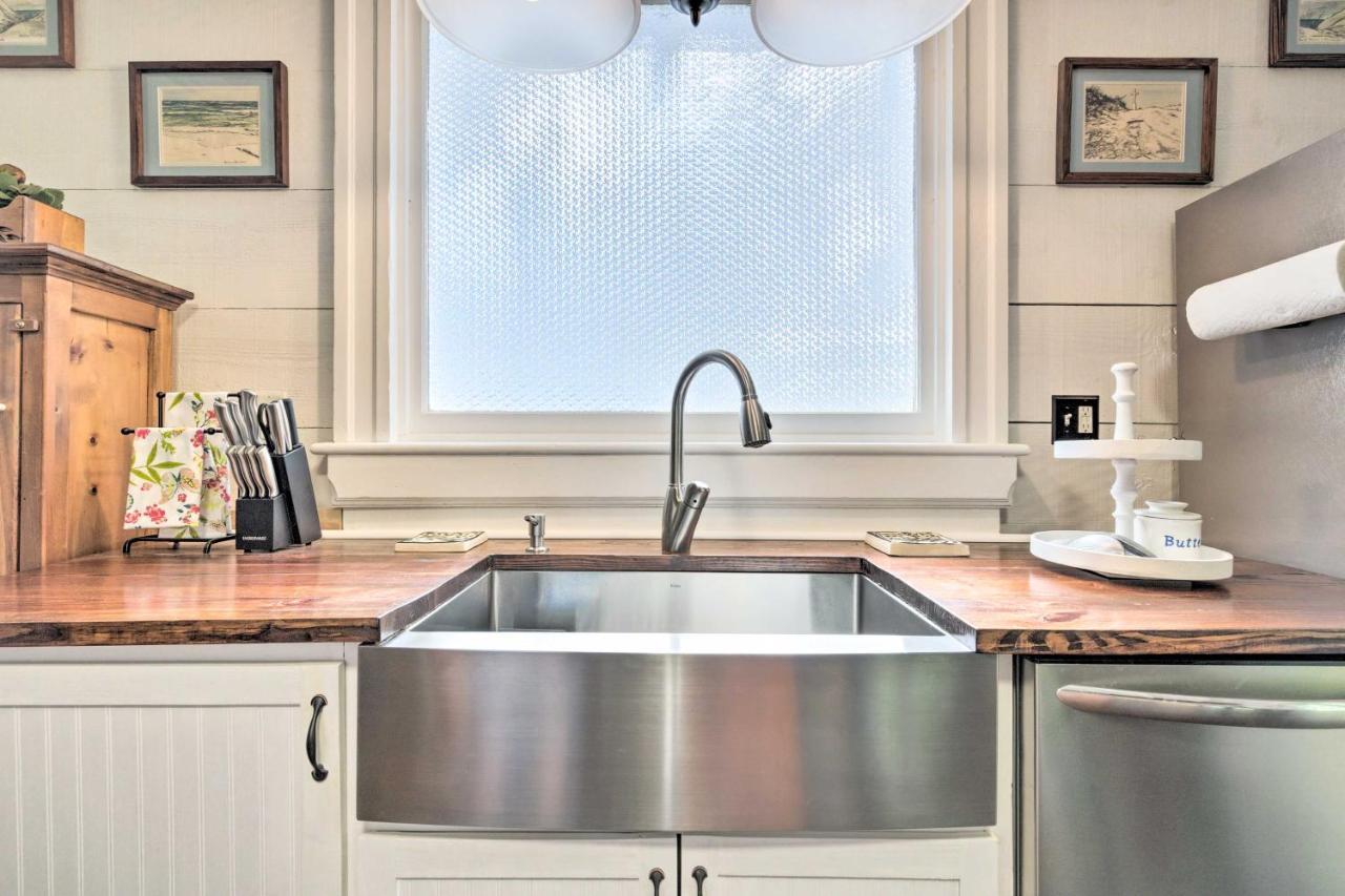 Historic Biloxi Bay Cottage With Beautiful View Ocean Springs Exteriör bild