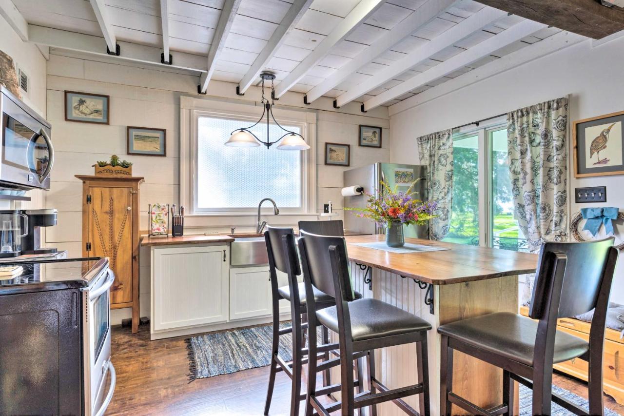 Historic Biloxi Bay Cottage With Beautiful View Ocean Springs Exteriör bild